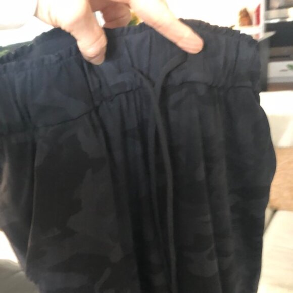 Lululemon Stretch High Rise 7/8 Pants Incognito Camo Multi Grey size 4 - Picture 10 of 14